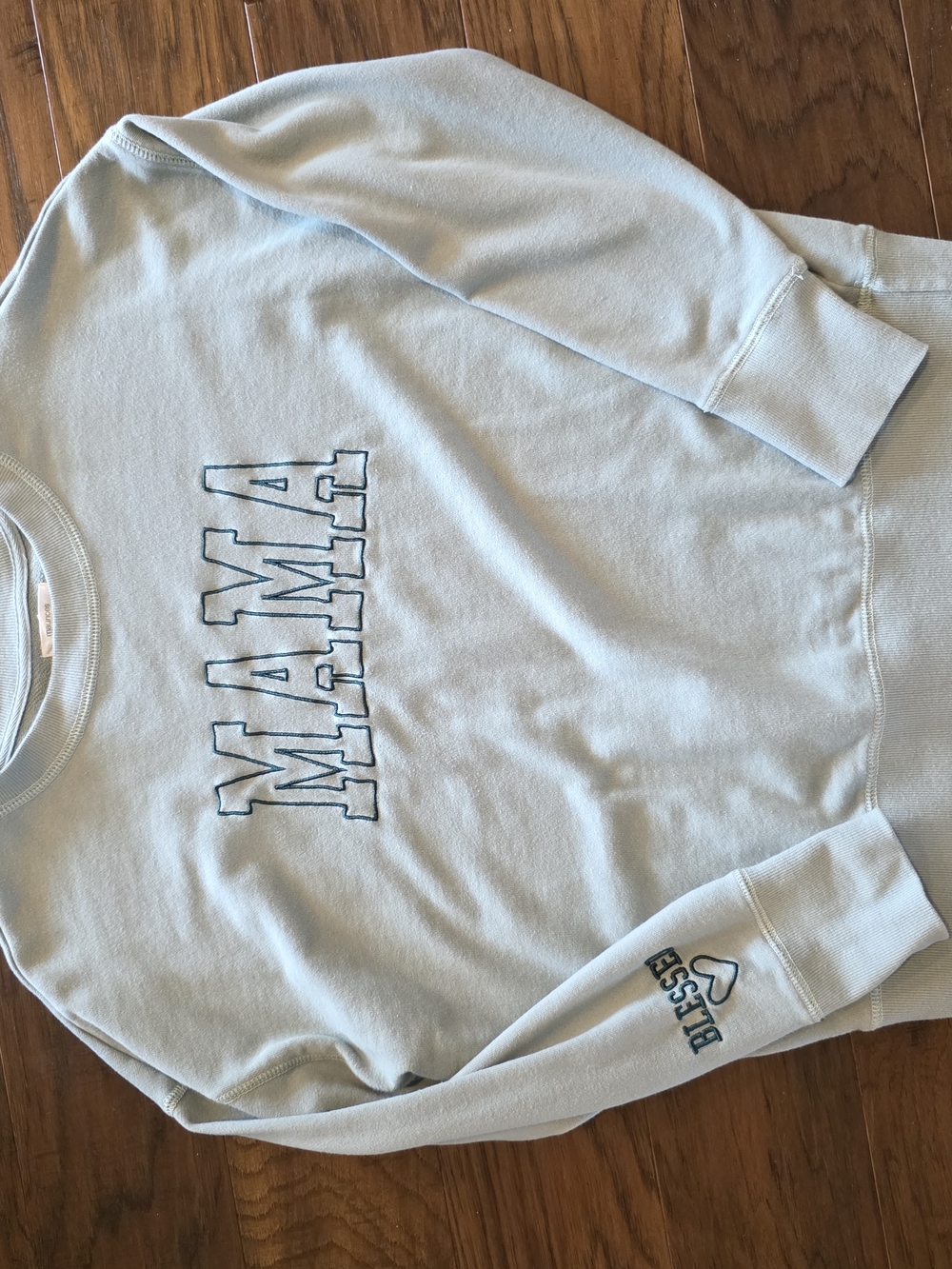 Maurices "MAMA" Embroidered Sweatshirt size Med.